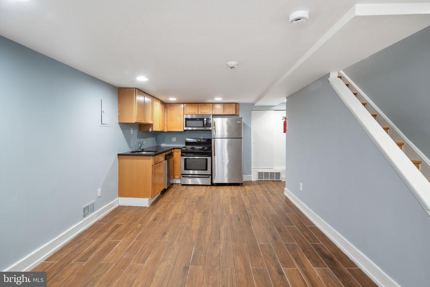 2351 Christian St #b Property Photo 2
