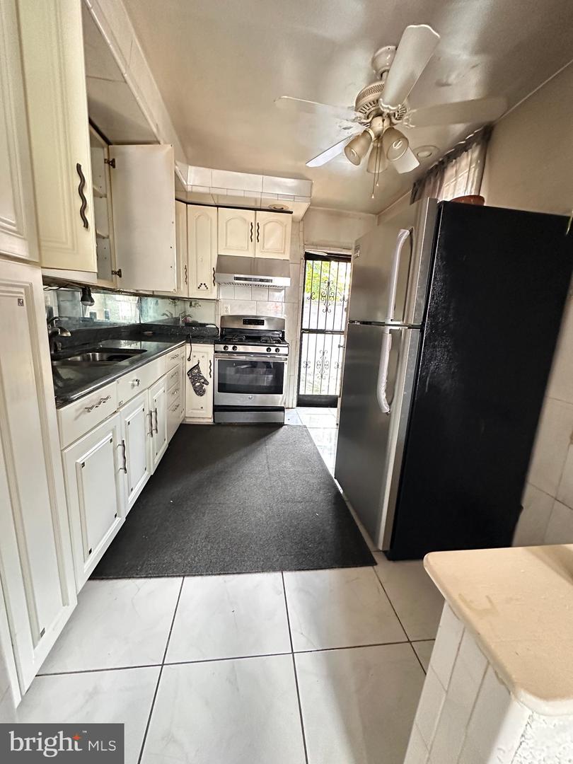 2209 Pierce St Property Photo 7