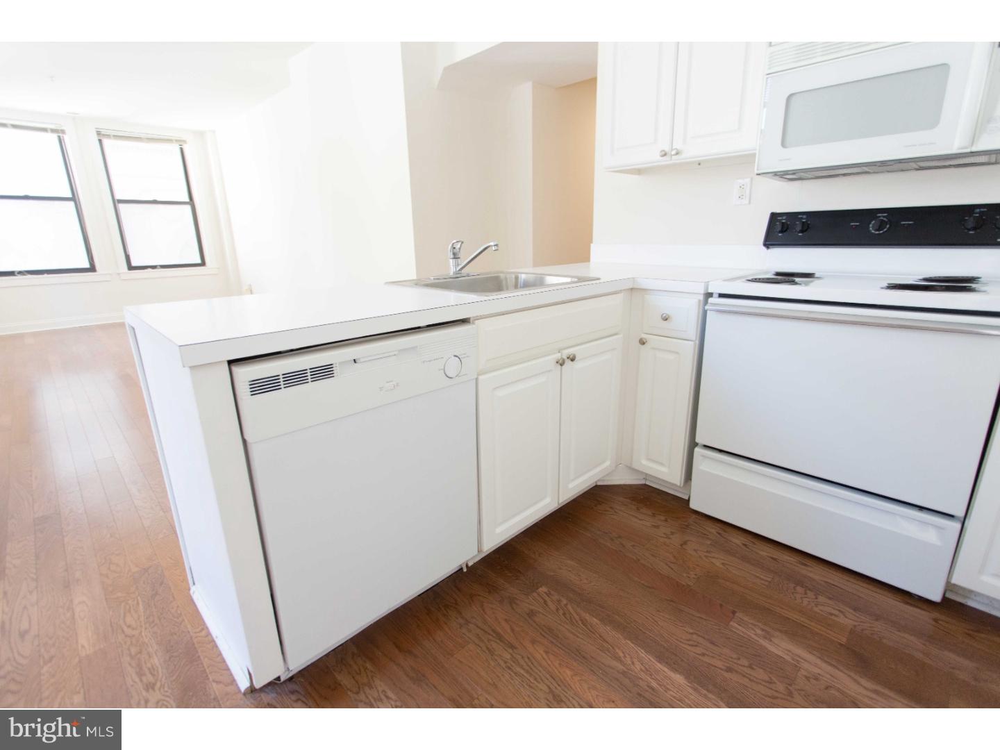 1411-3 Walnut St #904 Property Photo 10