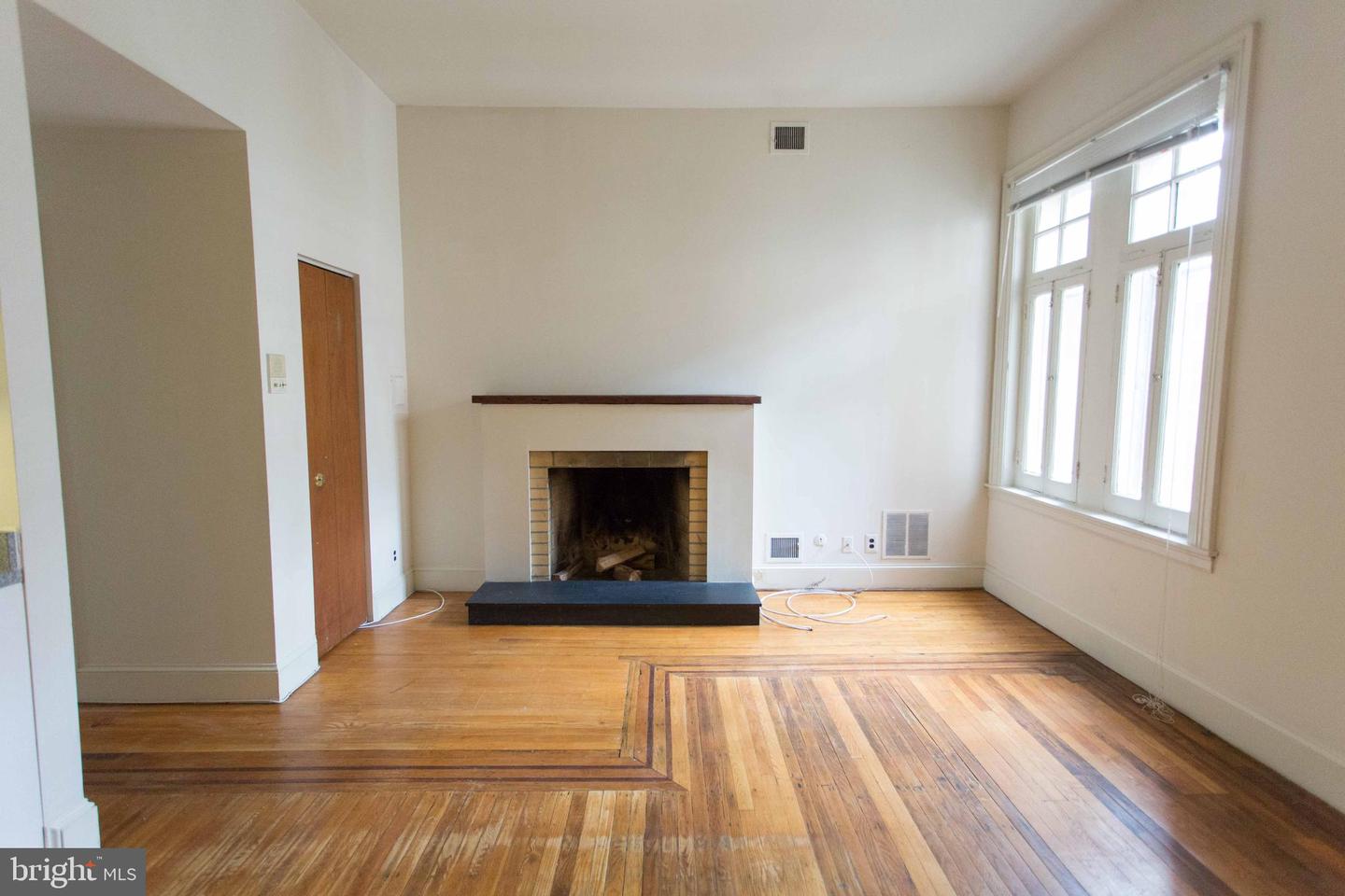 723 Spruce St #2f Property Photo 4