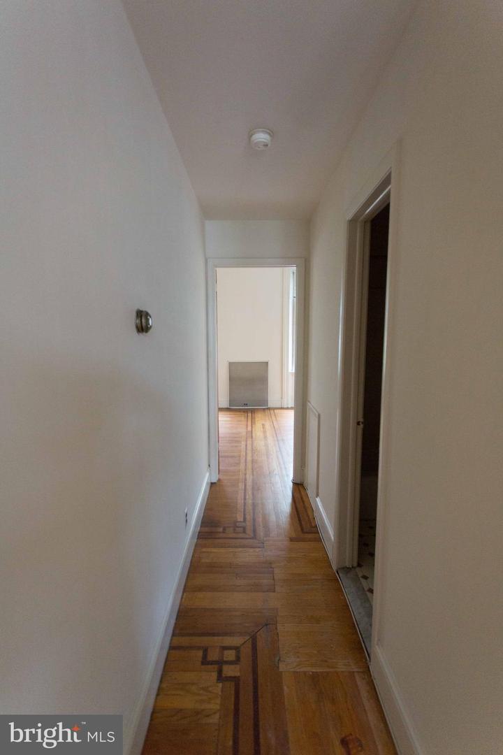 723 Spruce St #2f Property Photo 10