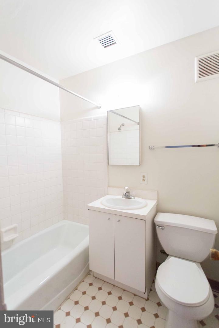723 Spruce St #2f Property Photo 11