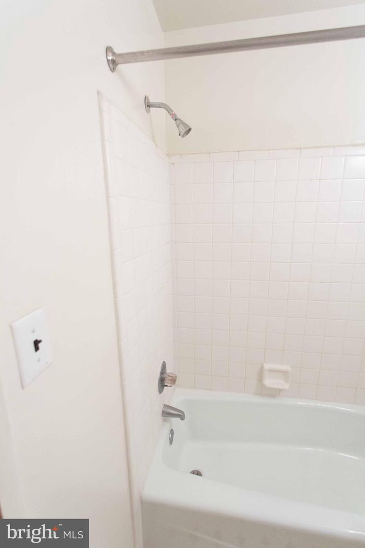 723 Spruce St #2f Property Photo 12