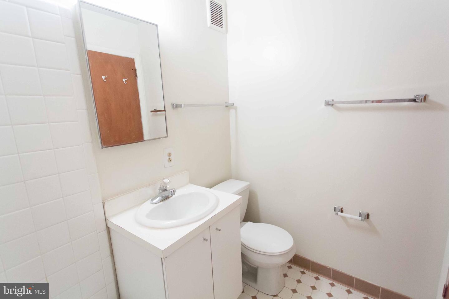 723 Spruce St #2f Property Photo 13