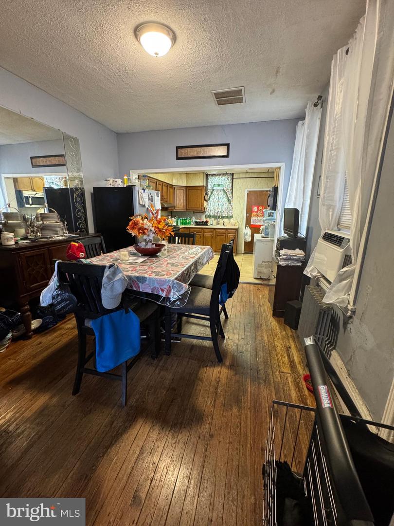 2221 Tasker St Property Photo 11