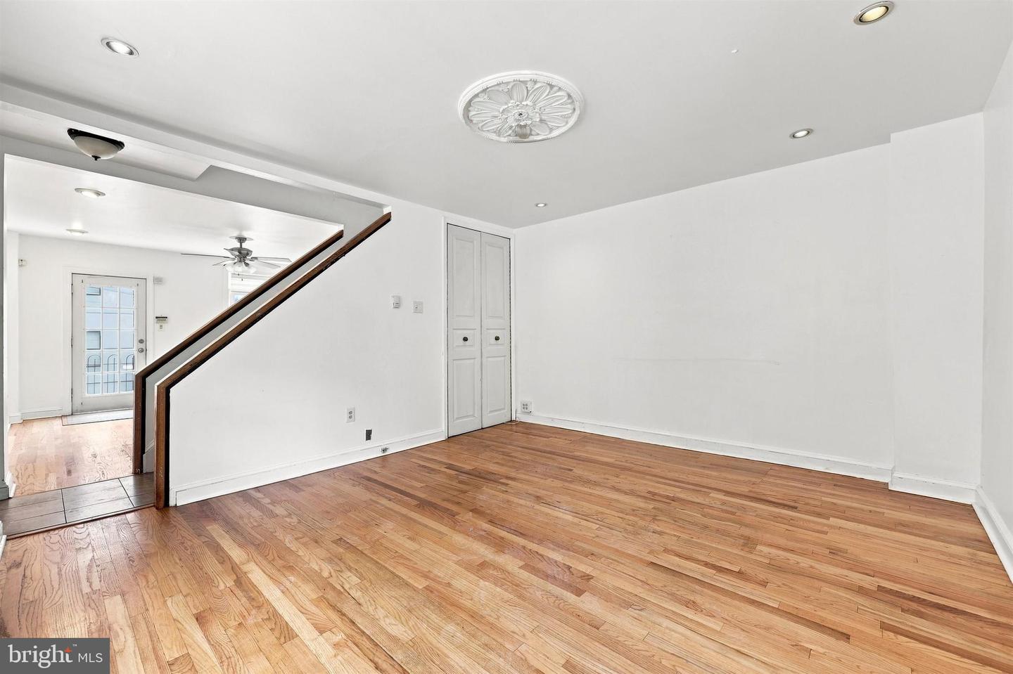 134 Shurs Ln Property Photo 6