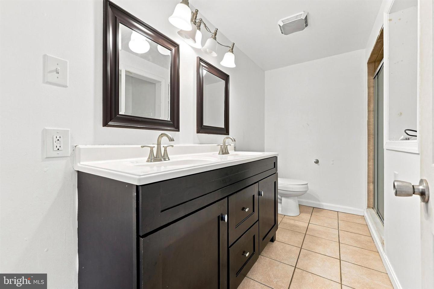 134 Shurs Ln Property Photo 12