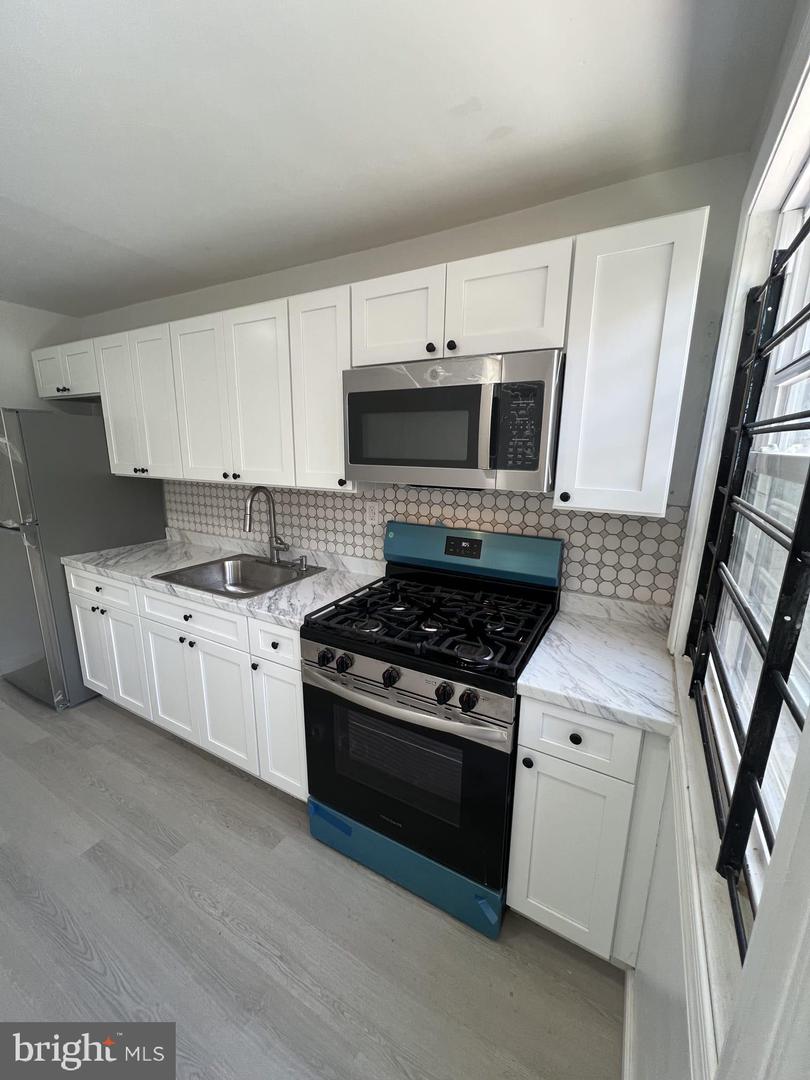 1902 BRUNNER ST Property Photo 1