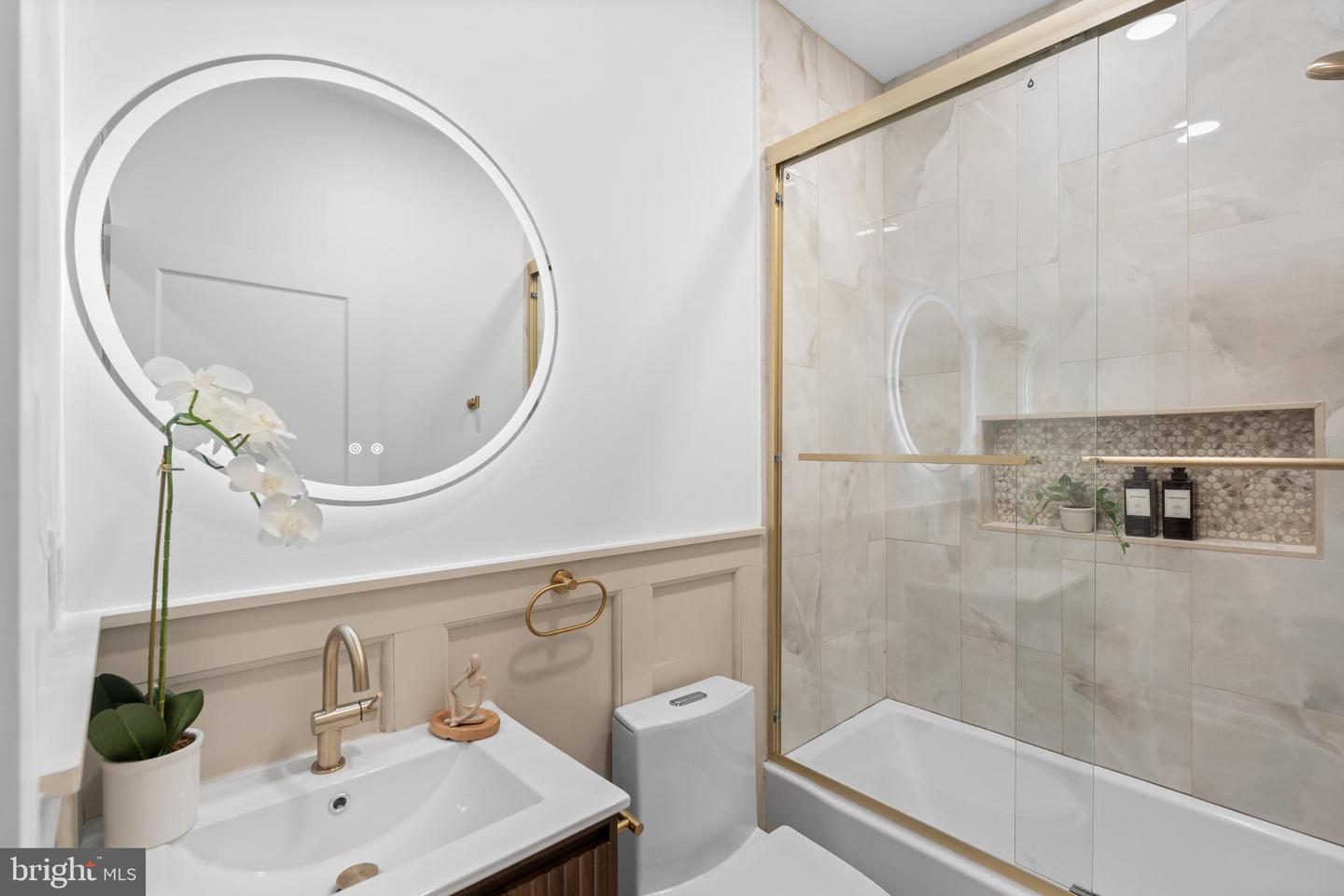 437 S 50th St Property Photo 16