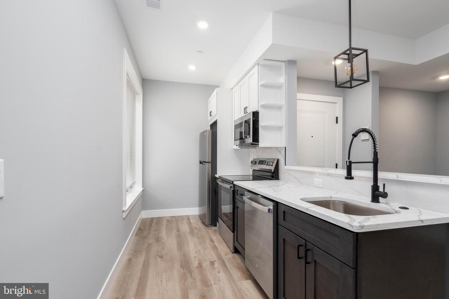 2323 E Cabot St #2 Property Photo 6