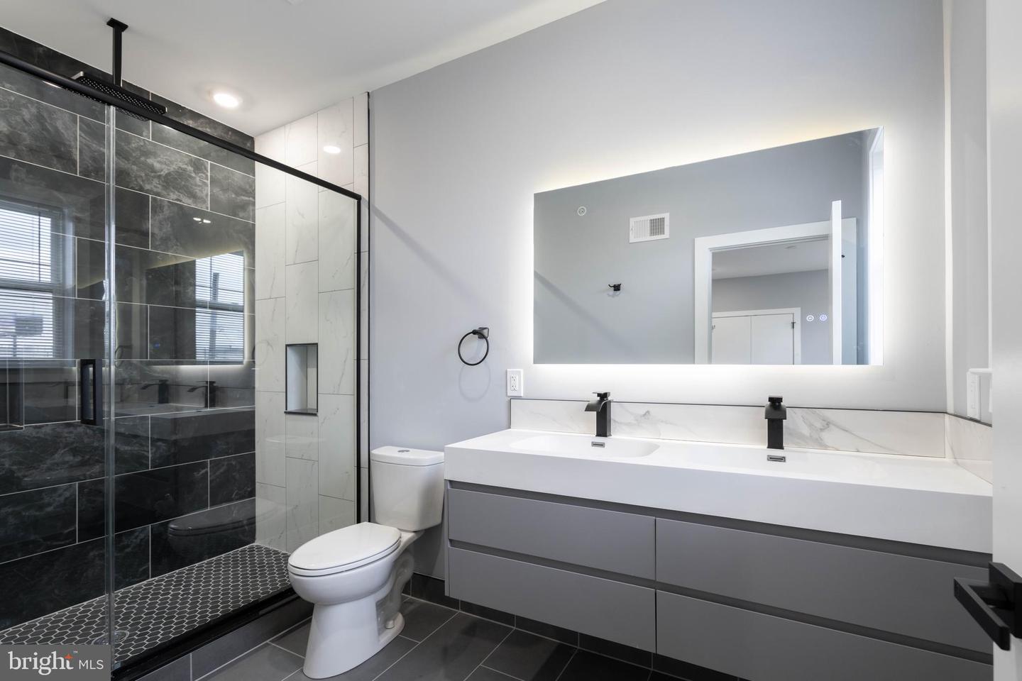 2323 E Cabot St #2 Property Photo 13