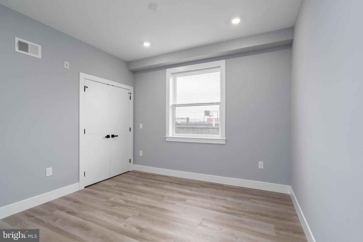 2323 E Cabot St #2 Property Photo 16