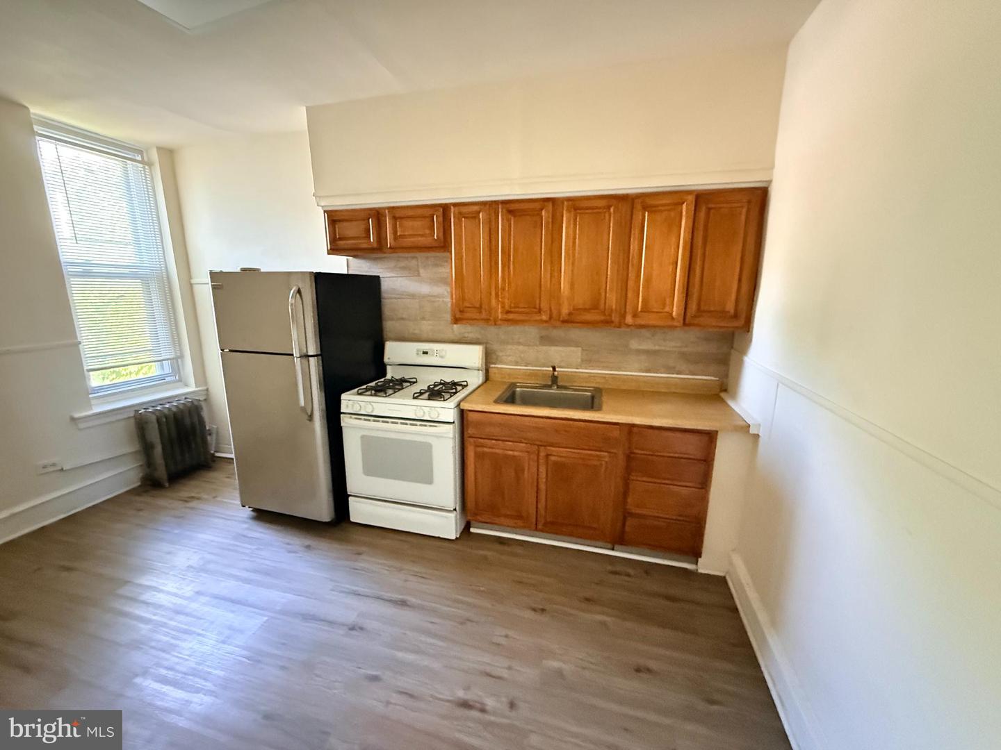 1325 W WINGOHOCKING ST Property Photo 1