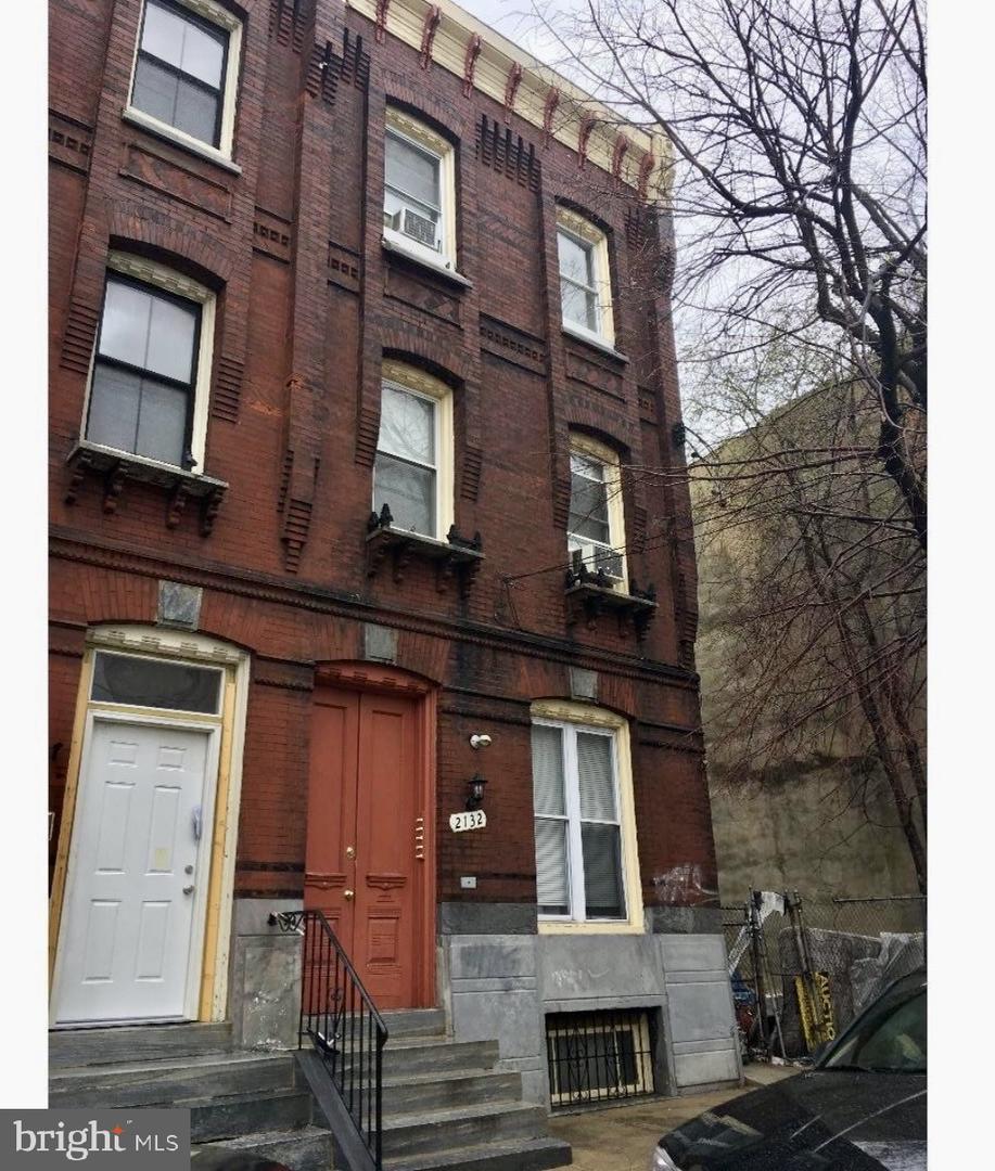 2132 N UBER ST