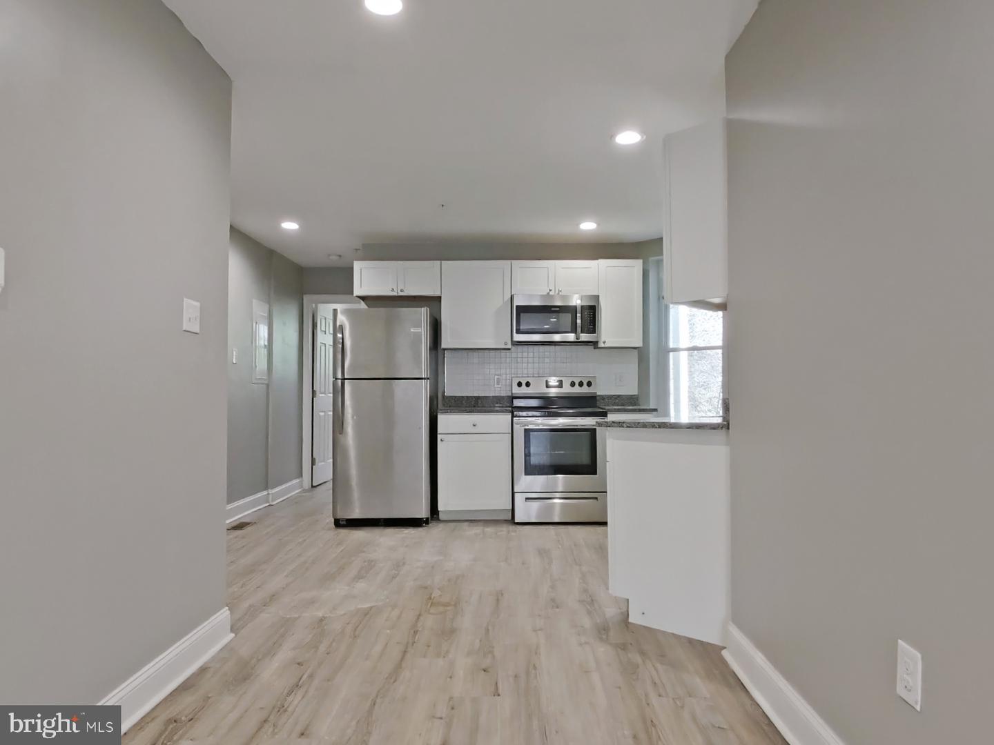 6147 Vine St Property Photo 3