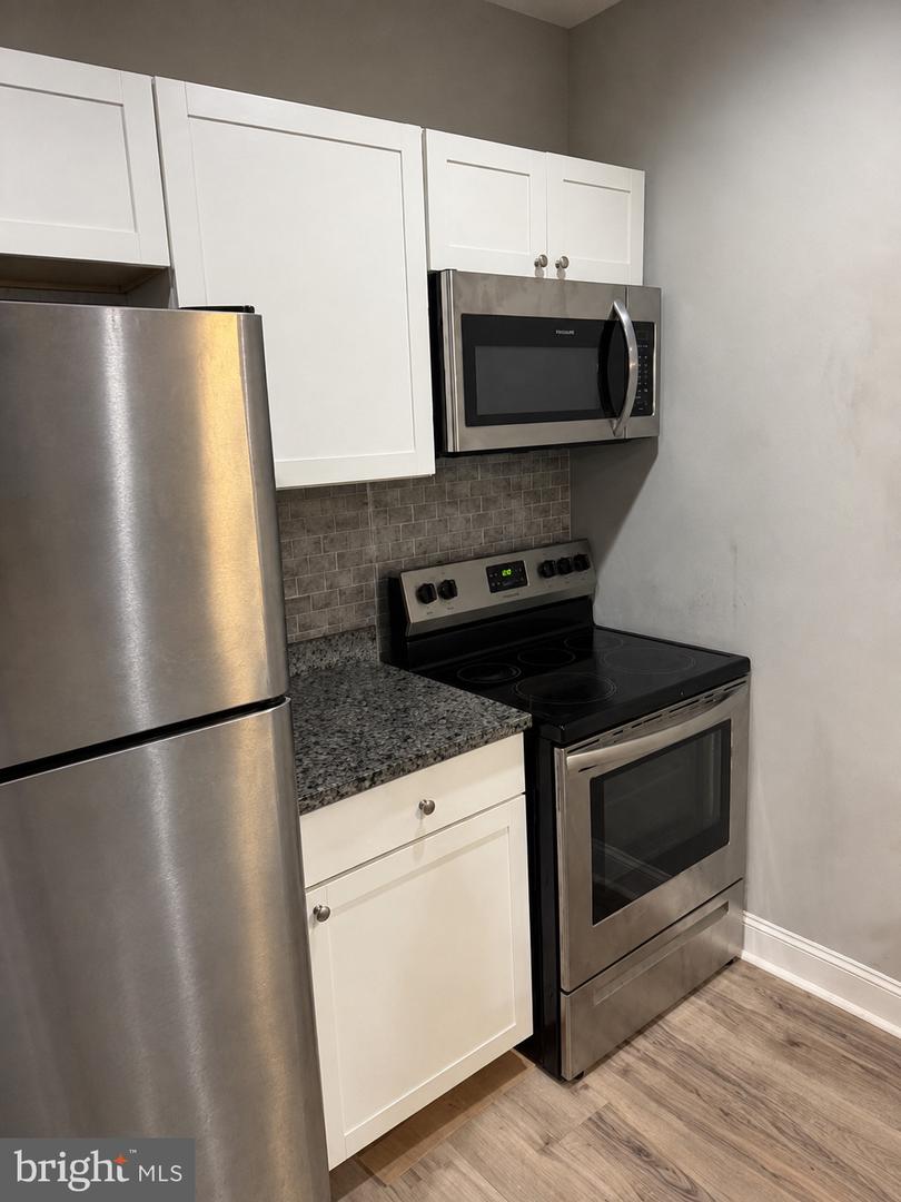 6147 Vine St Property Photo 17
