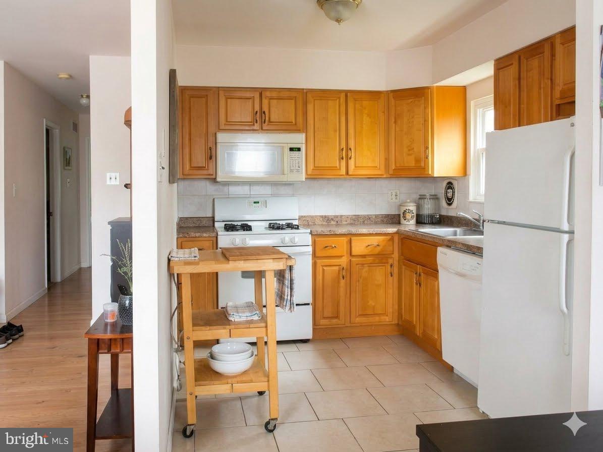 10921 Nandina Ct Property Photo 3