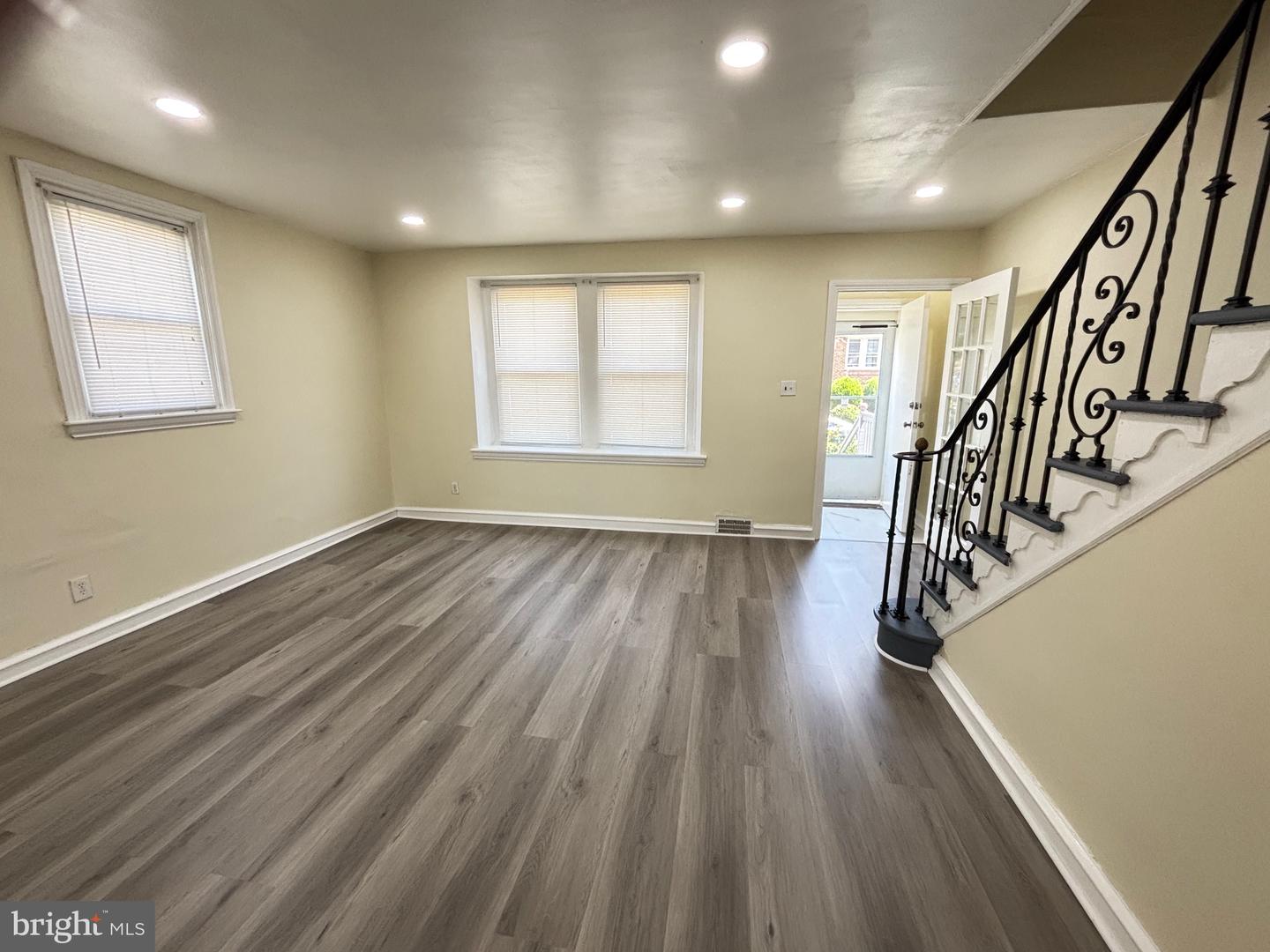 6658 Rutland St Property Photo 2