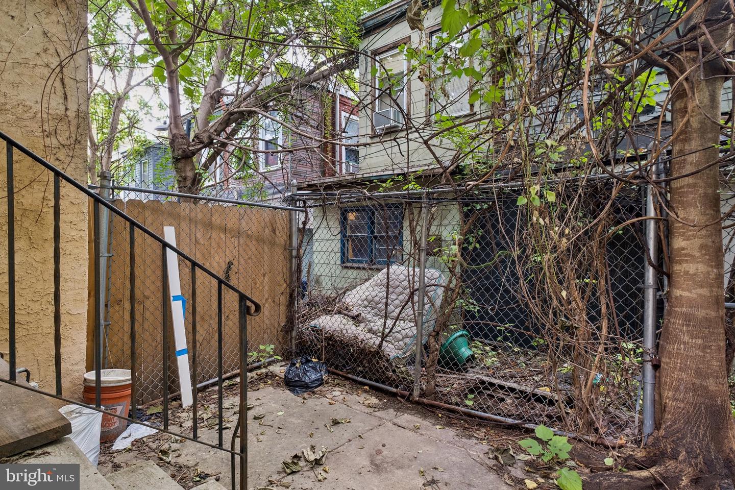 1337 S May St Property Photo 17