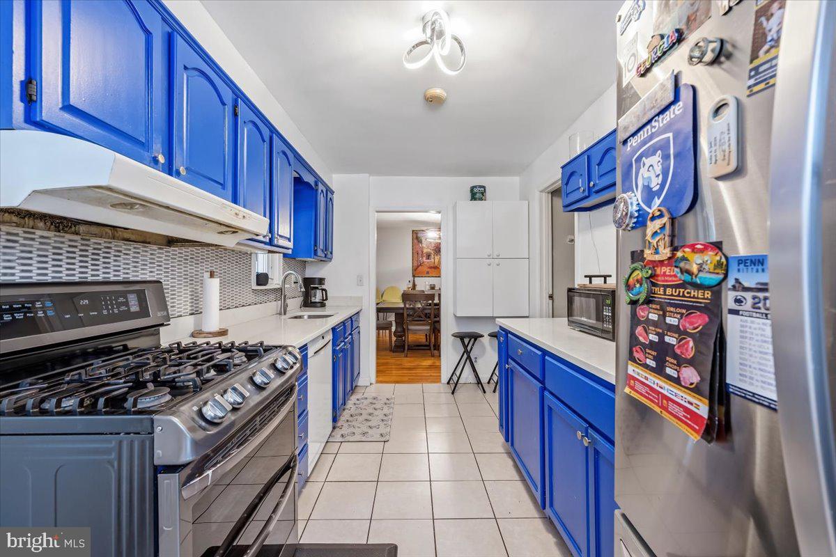 914 Longshore Ave Property Photo 17