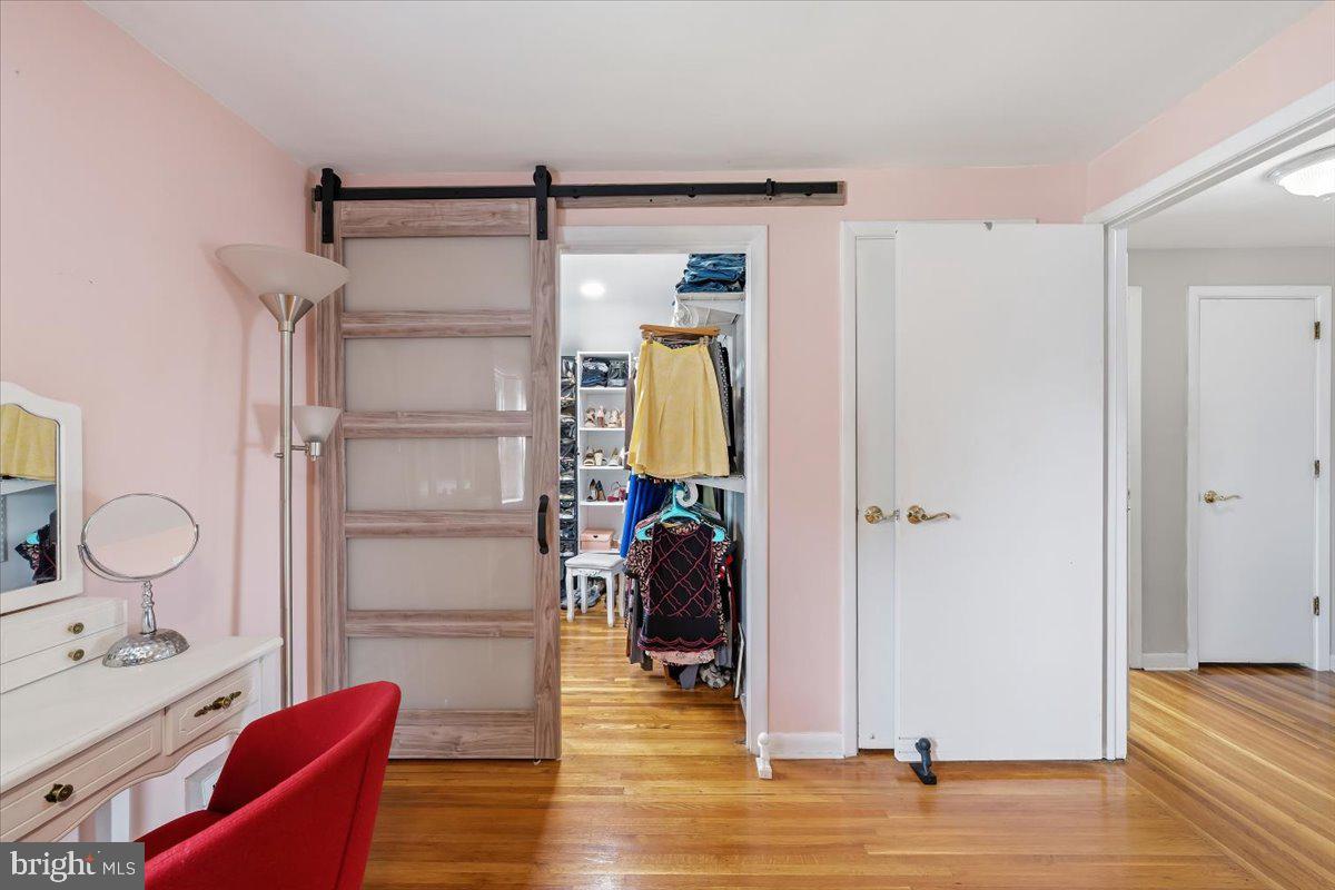 914 Longshore Ave Property Photo 26