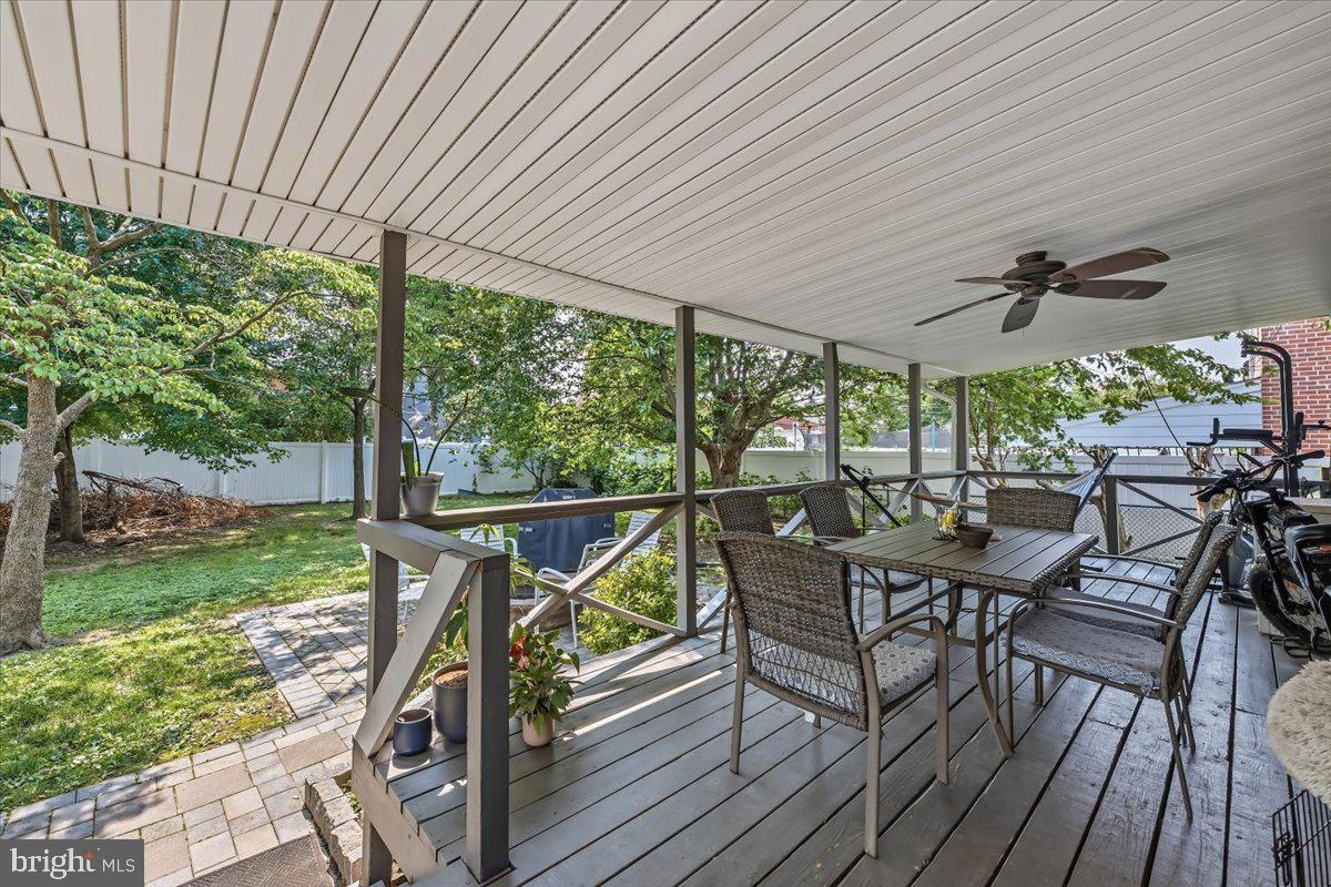 914 Longshore Ave Property Photo 33