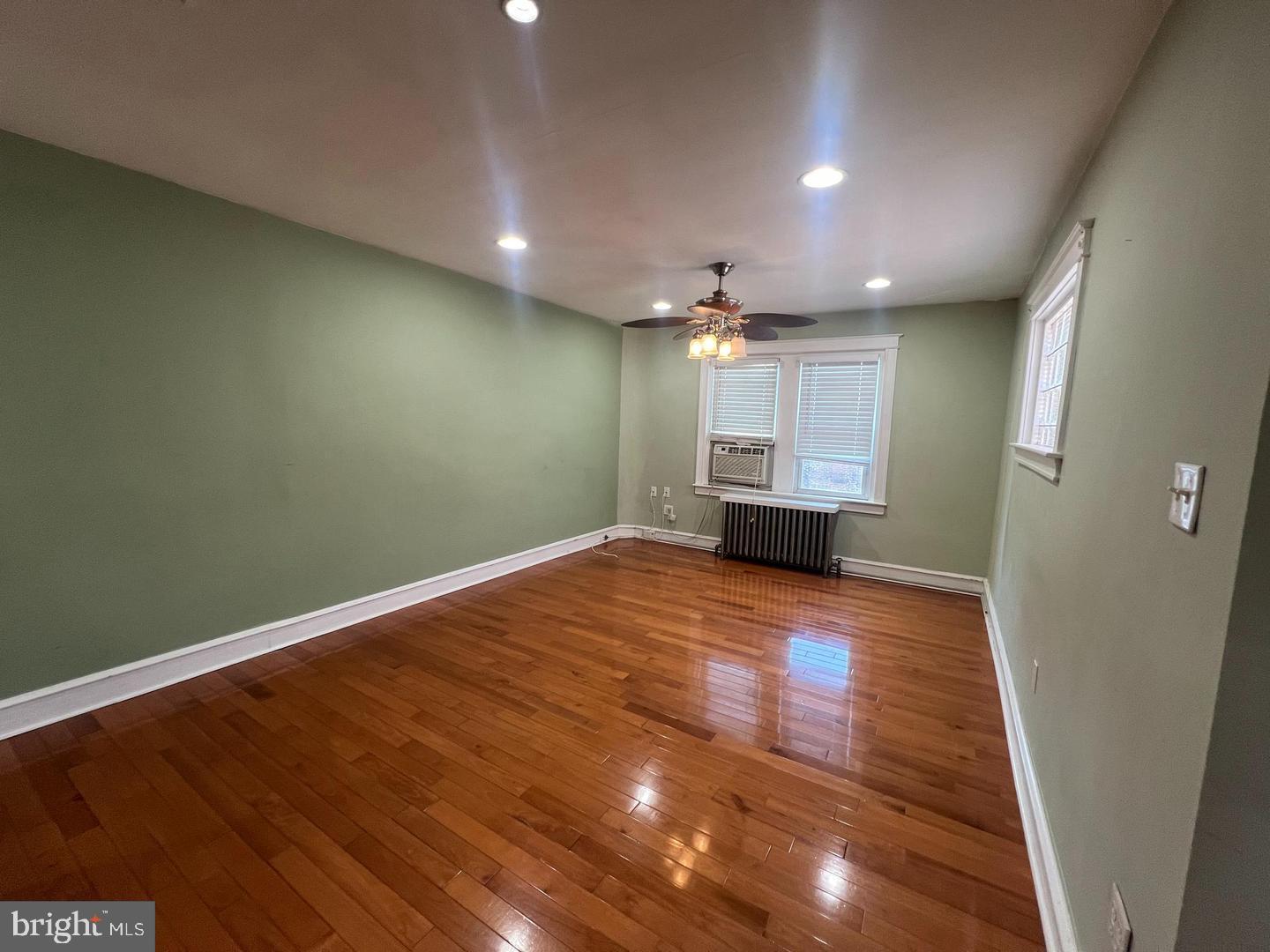 3204 Fanshawe St #2nd Floor Property Photo 4