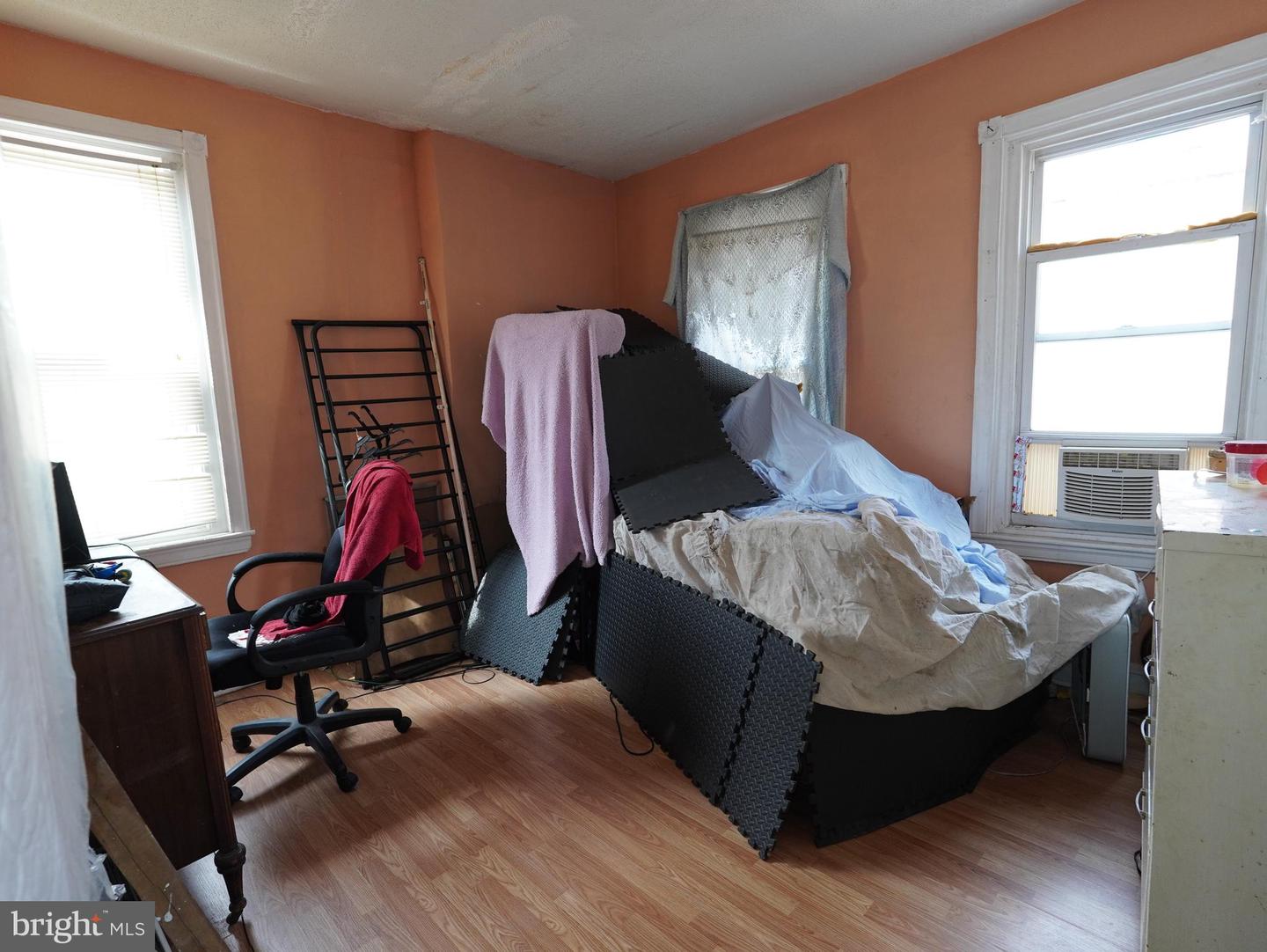 1901 E Monmouth St Property Photo 8