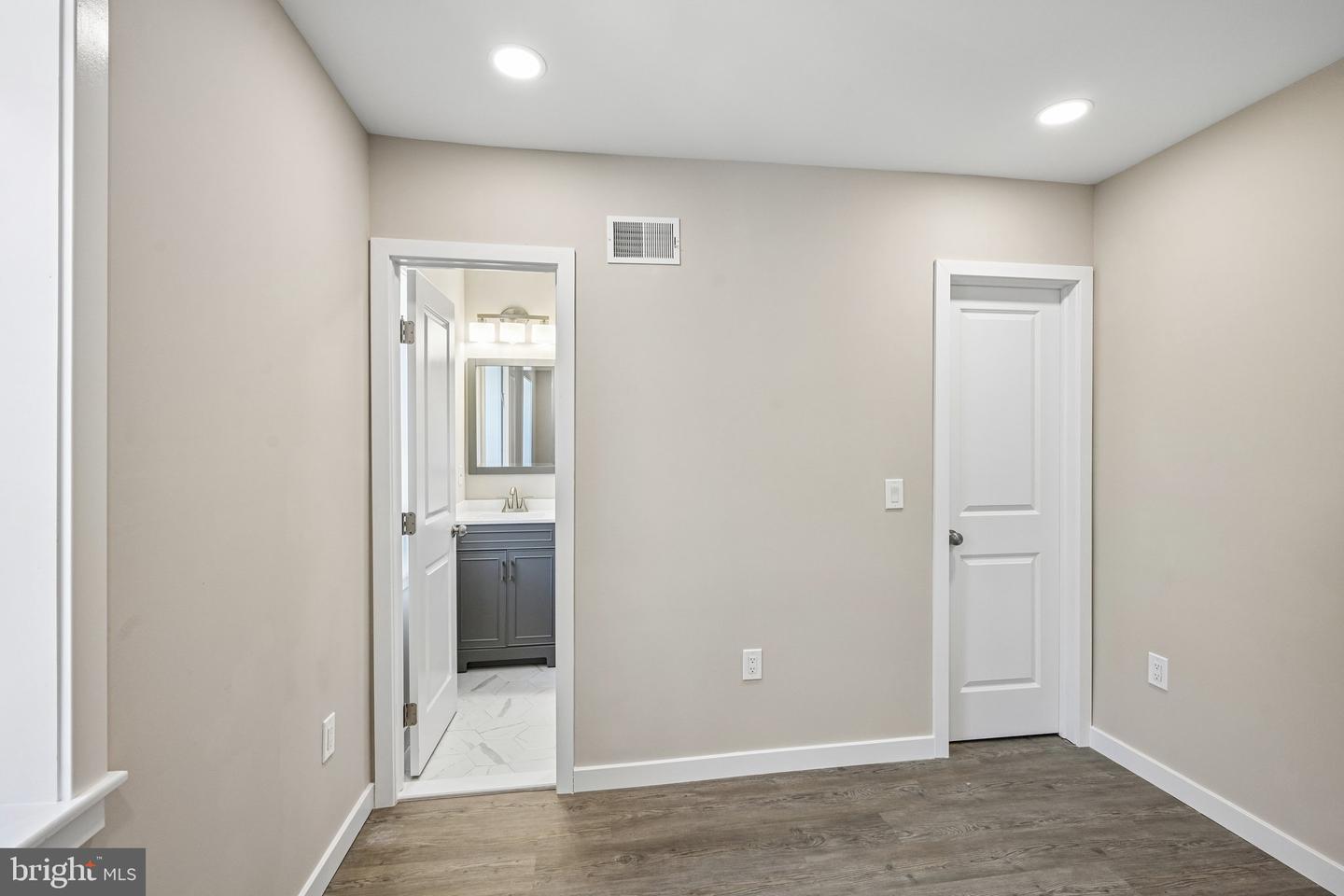 518 Greenwich St Property Photo 16