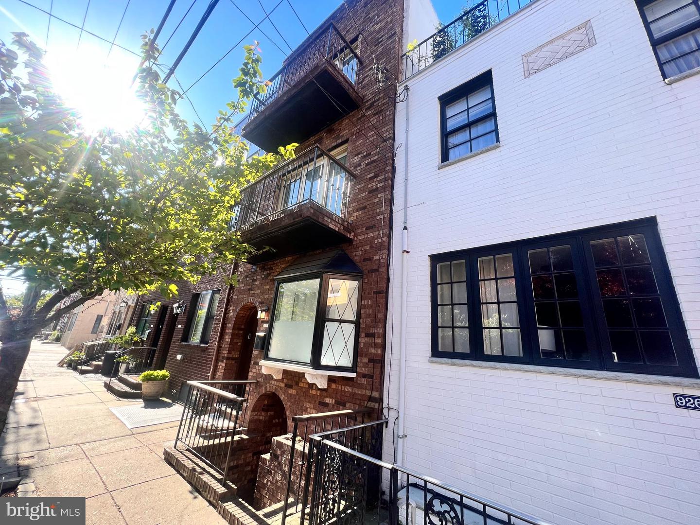 924 CATHARINE ST Property Photo 1