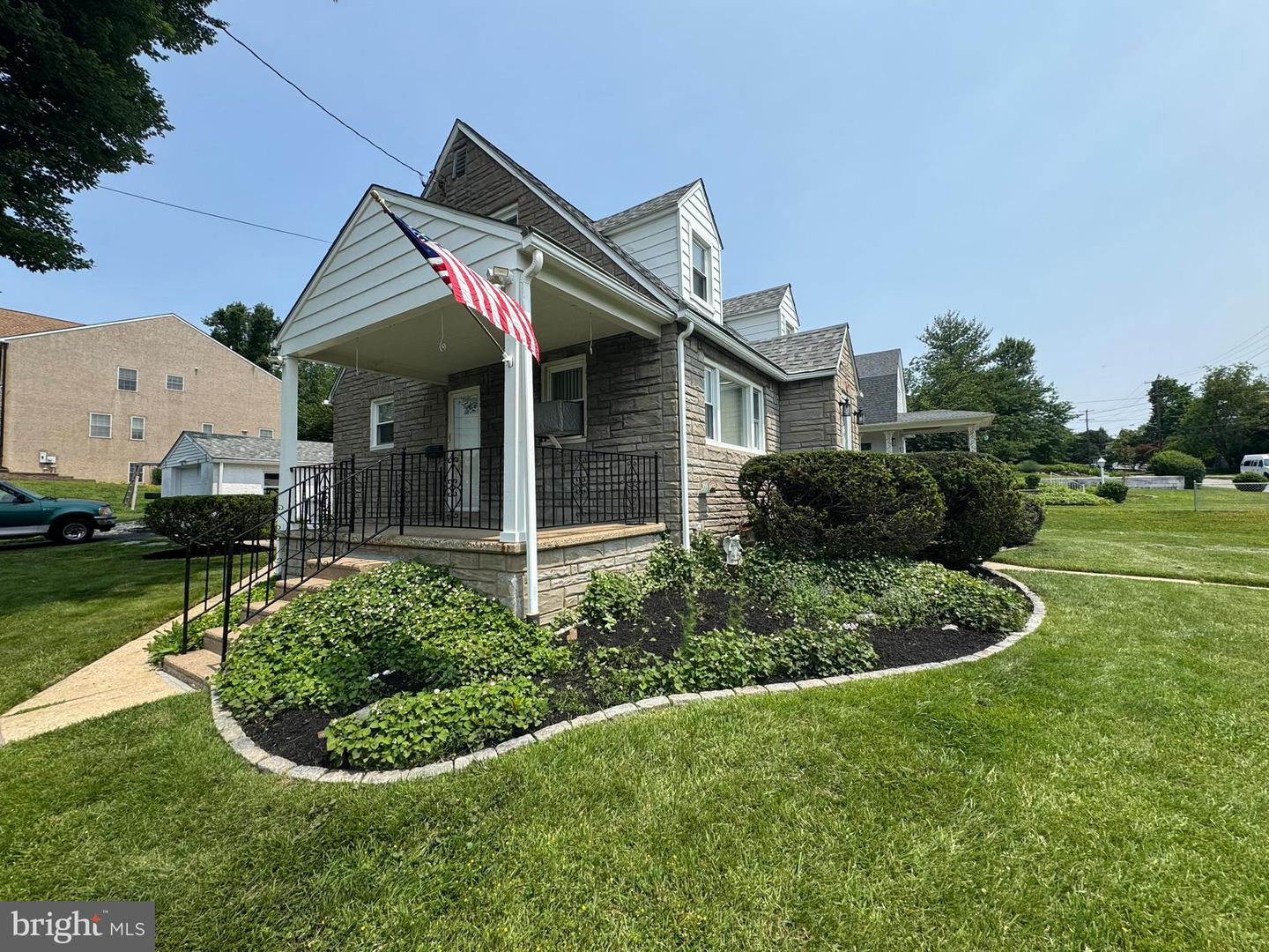 410 Paoli Ave Property Photo 2