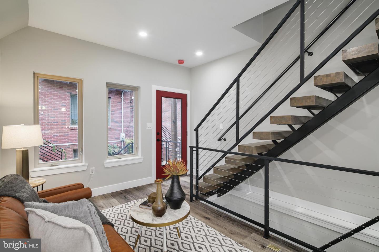 1006 S FAIRHILL ST Property Photo 1