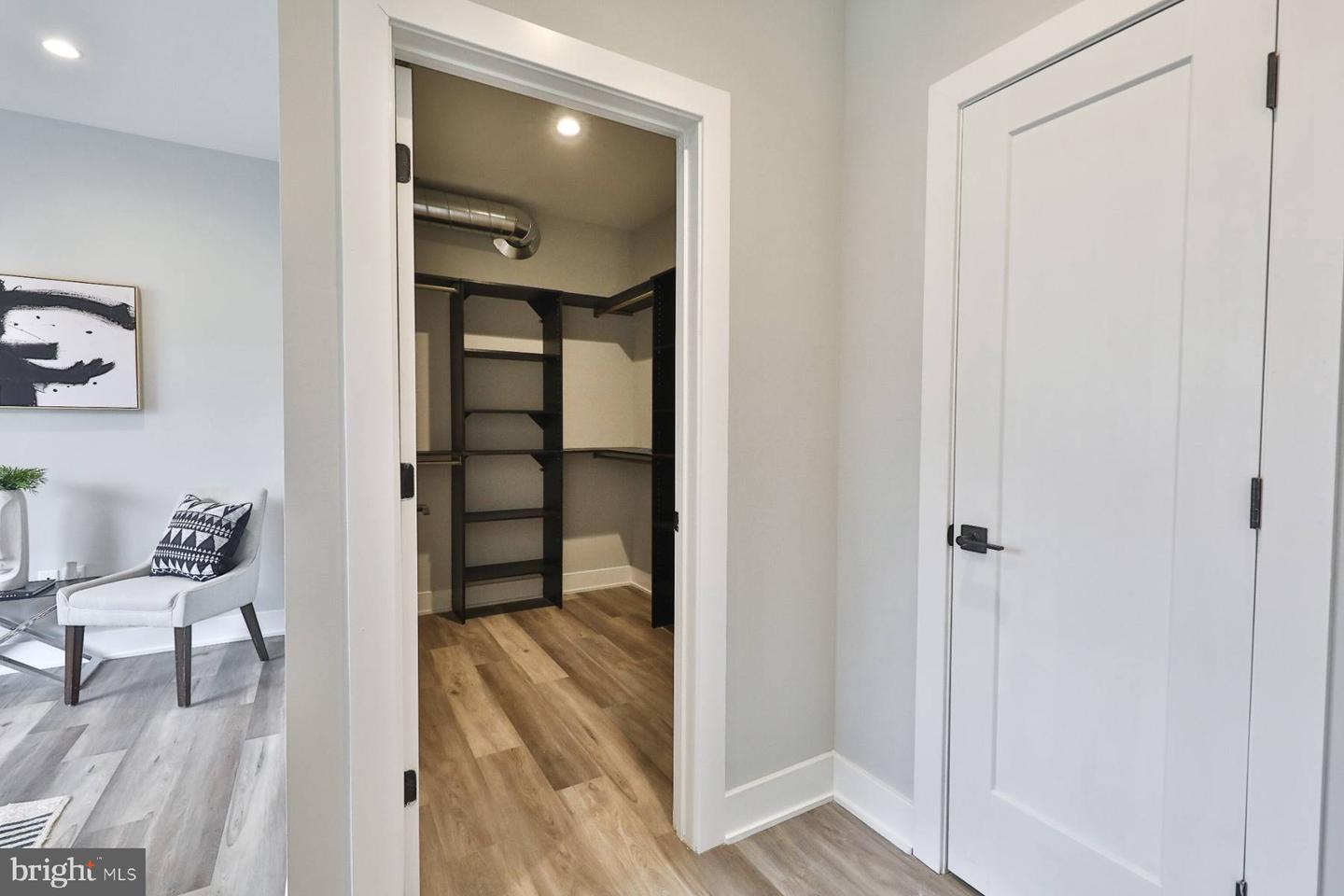 1612-00 Cambridge St #306 Property Photo 4