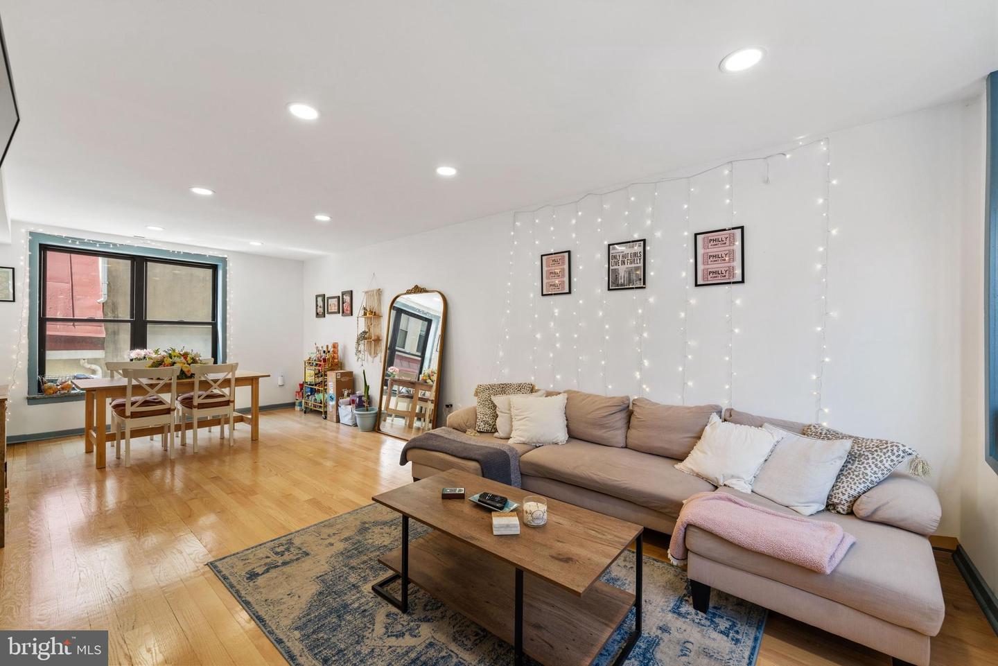 830 Lombard St #a Property Photo 4