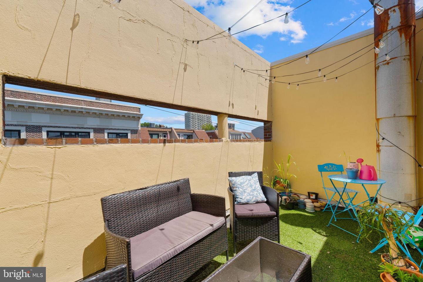 830 Lombard St #a Property Photo 19