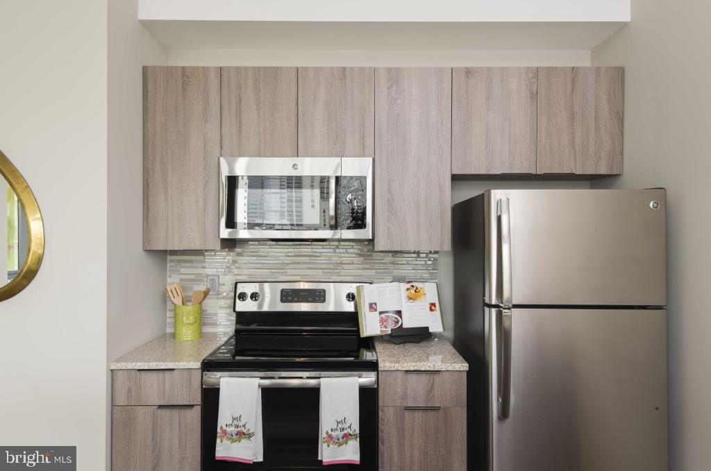 200 N 16th St #2106 Property Photo 67
