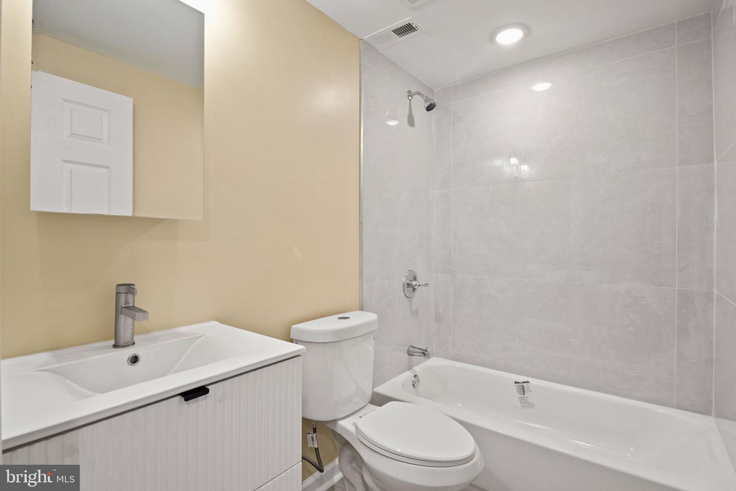 2832 Belmont Ave Property Photo 29