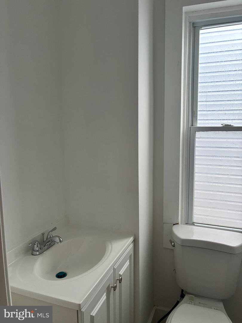 2335 Turner St Property Photo 8
