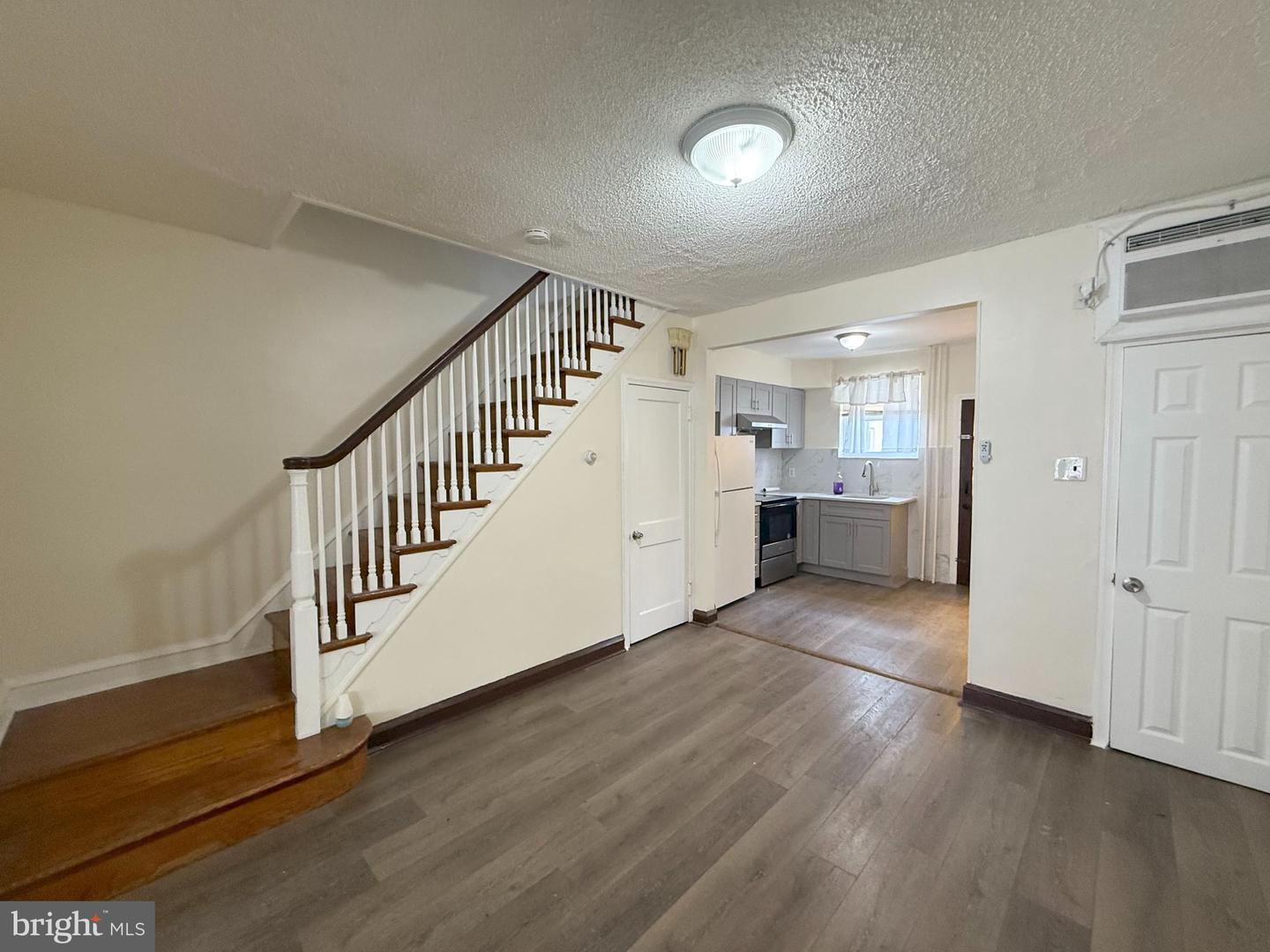 2528 S Beulah St Property Photo 5