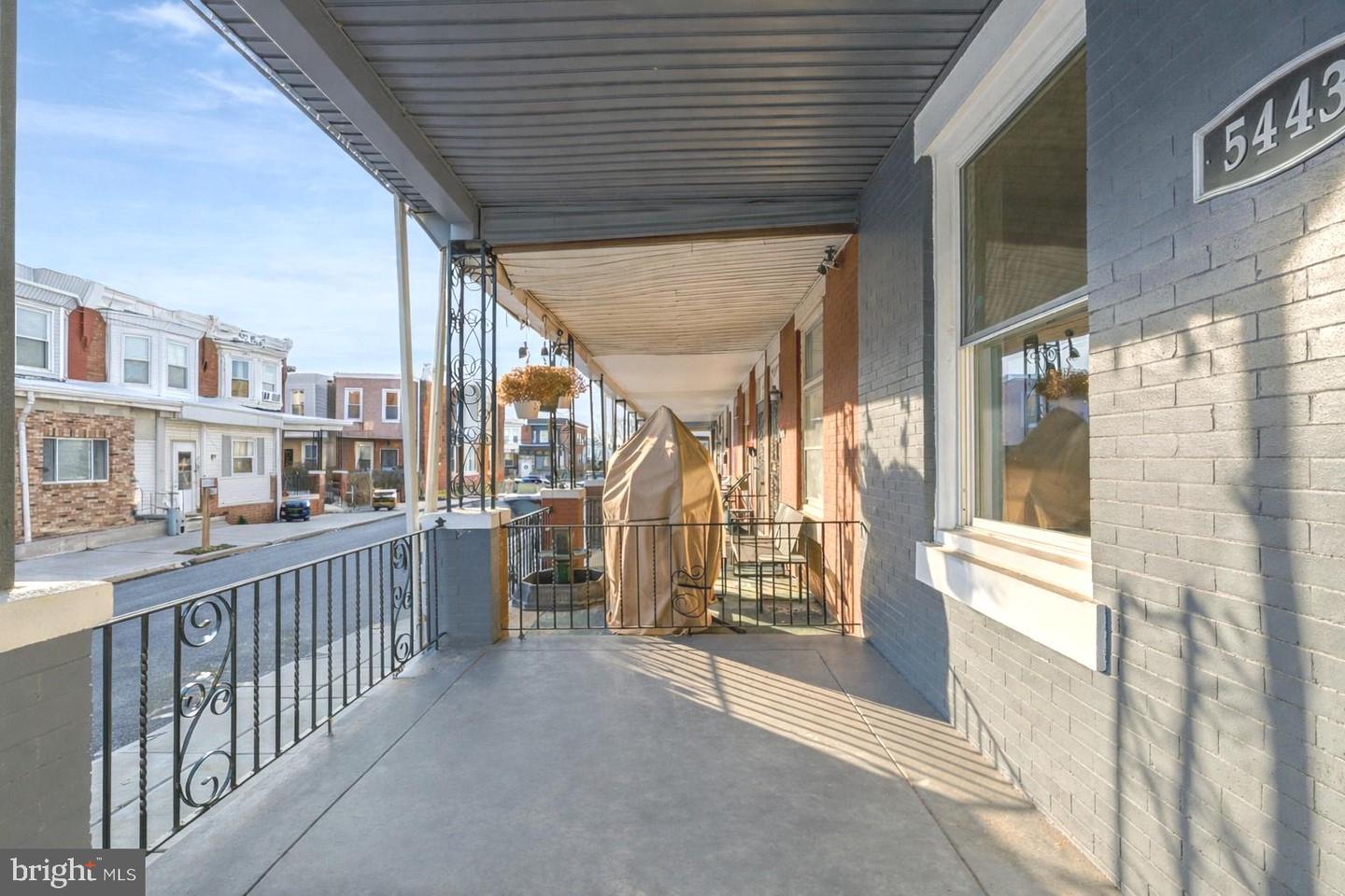 5443 Irving St Property Photo 5
