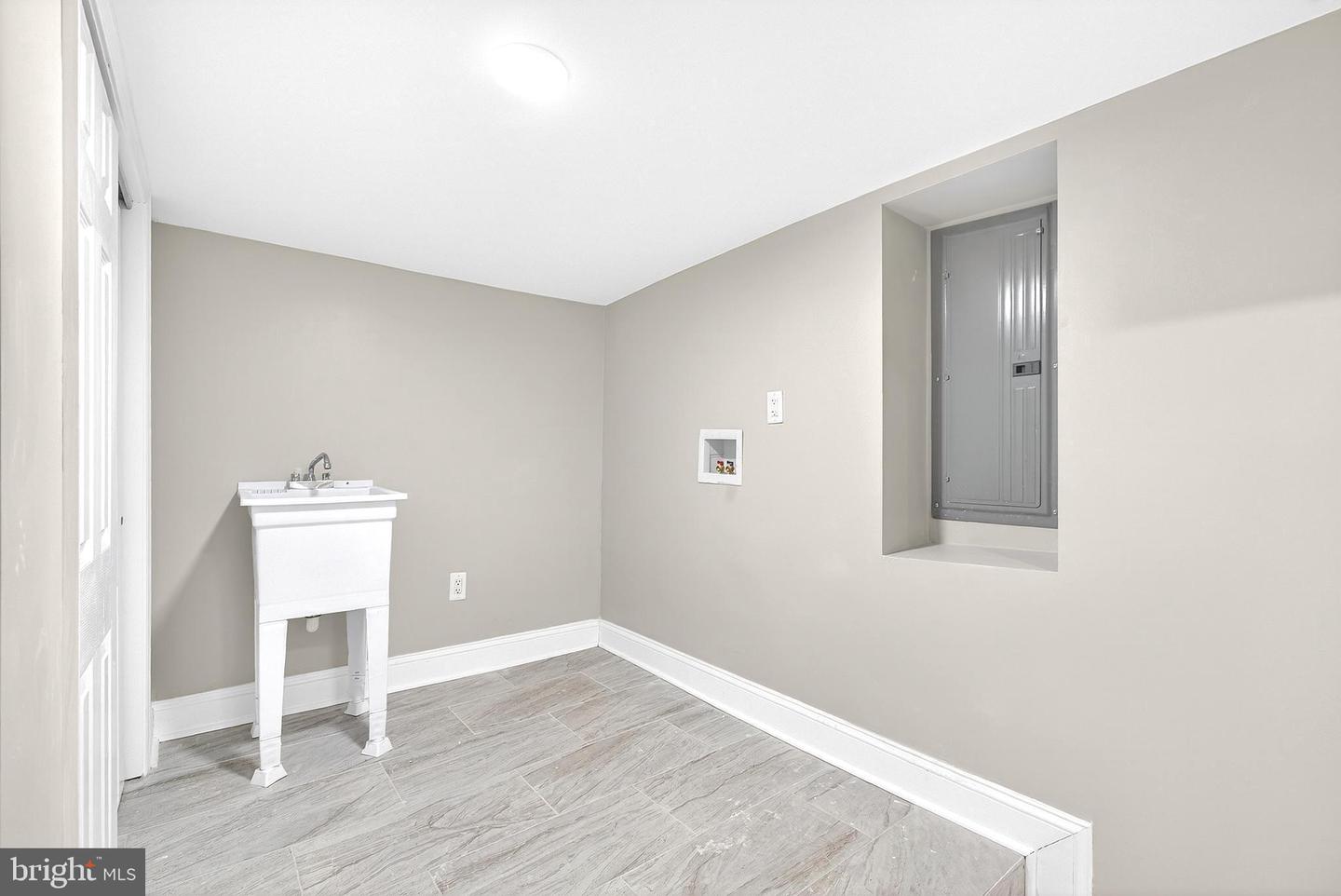 5443 Irving St Property Photo 45