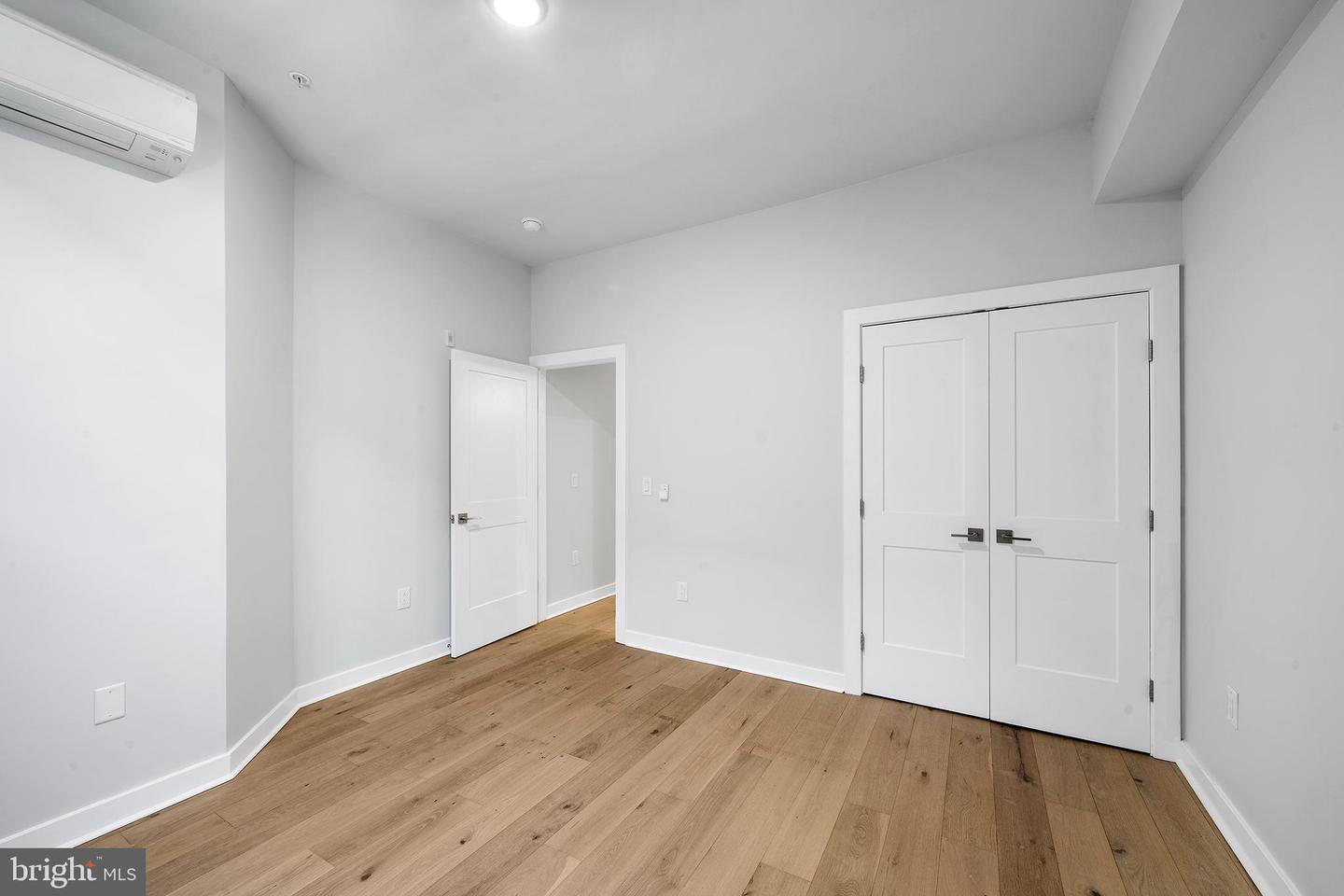 257 N 3rd St #1 Property Photo 12