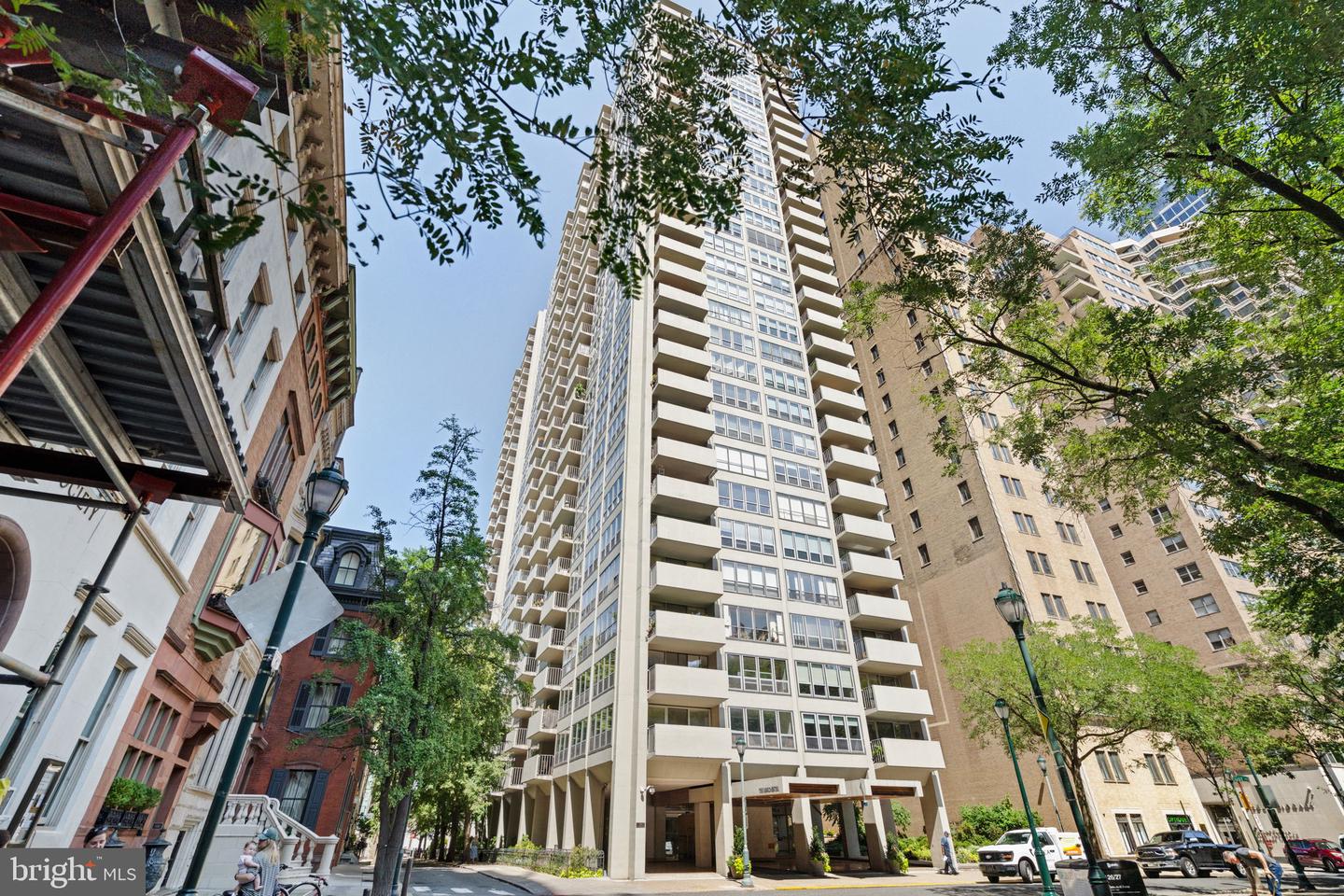 226-30 W RITTENHOUSE SQ #416 Property Photo 1
