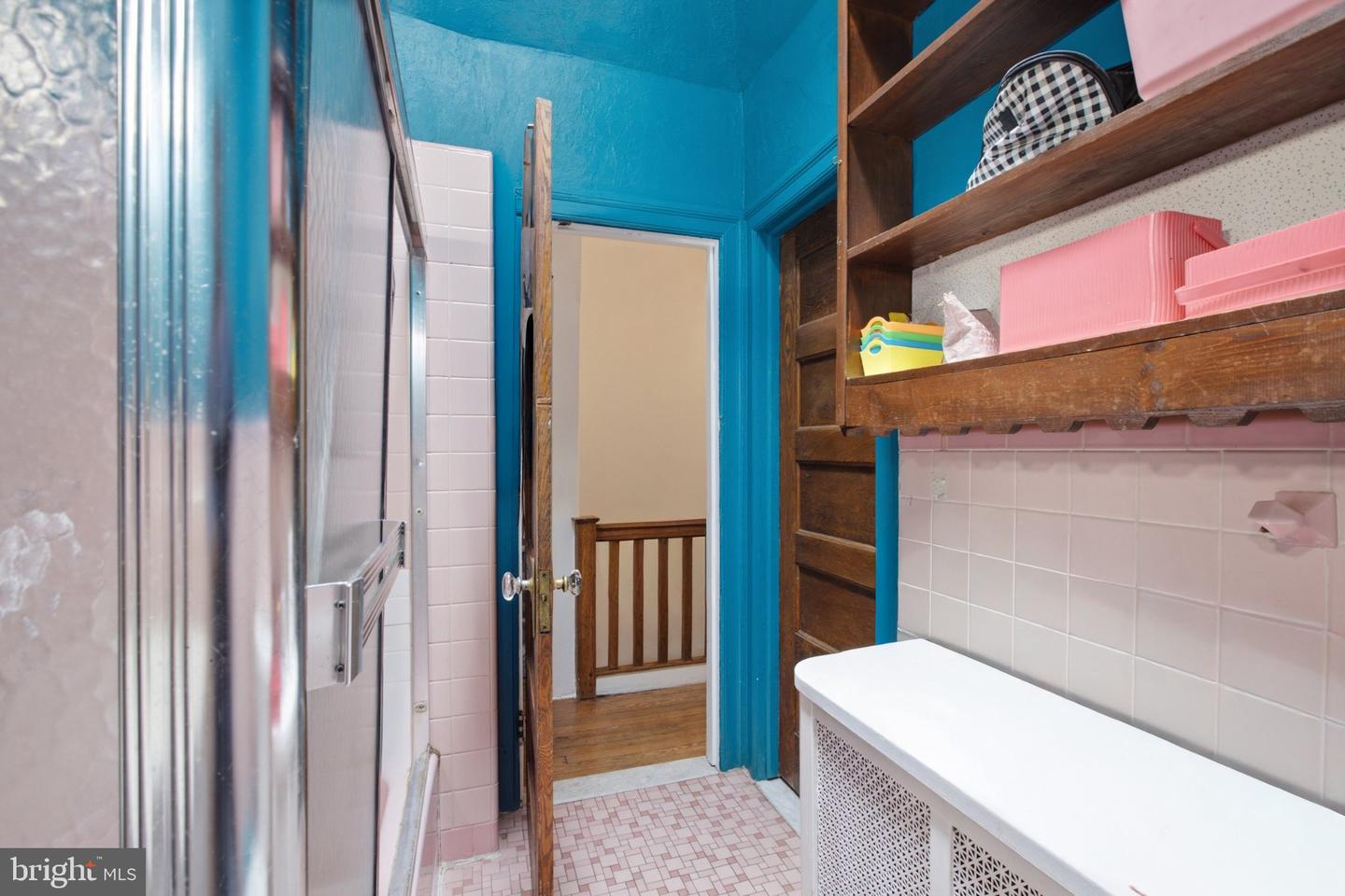 6023 Webster St Property Photo 17