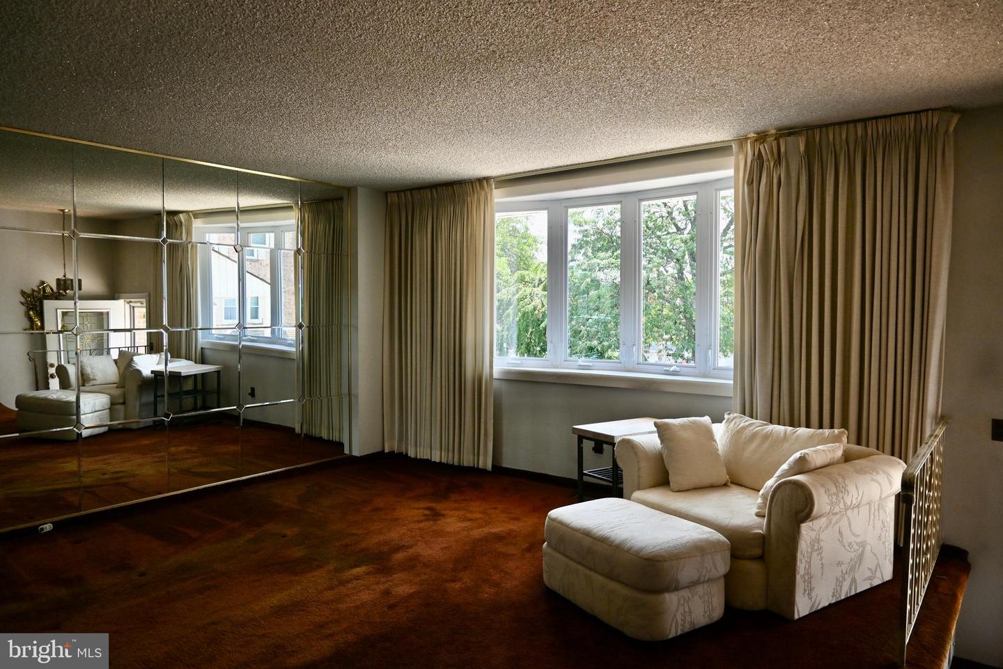 10212 Woburn Pl Property Photo 5