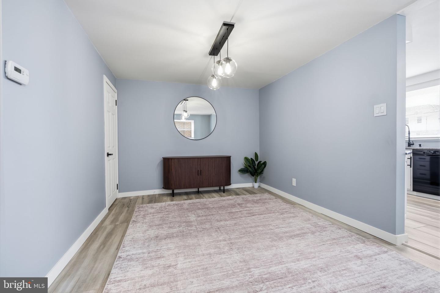 2713 Clayton St Property Photo 5