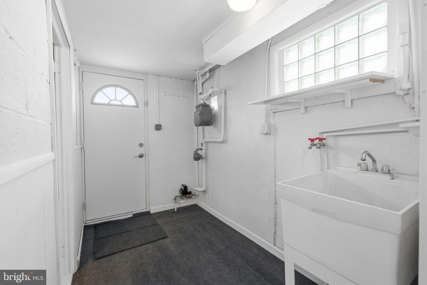 2713 Clayton St Property Photo 29