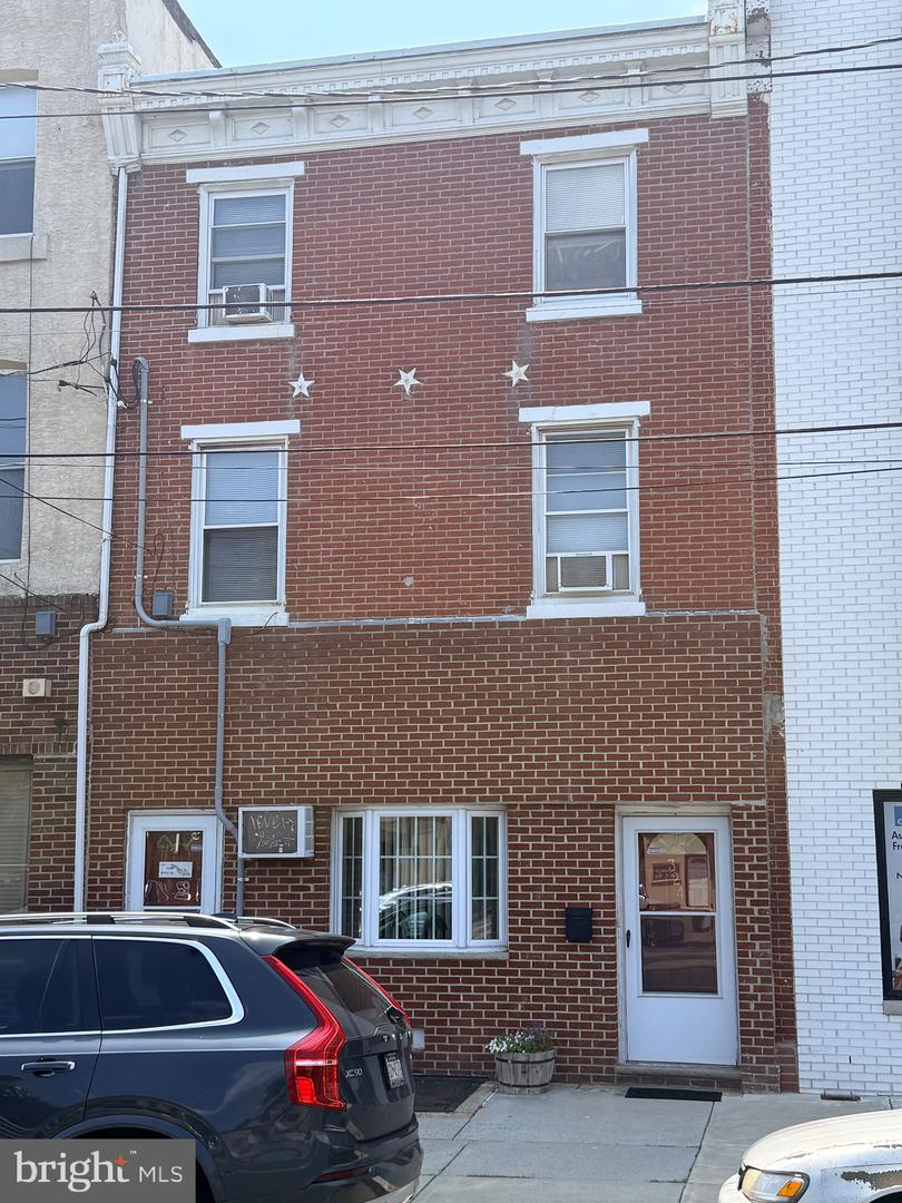324 E GIRARD AVE Property Photo 1
