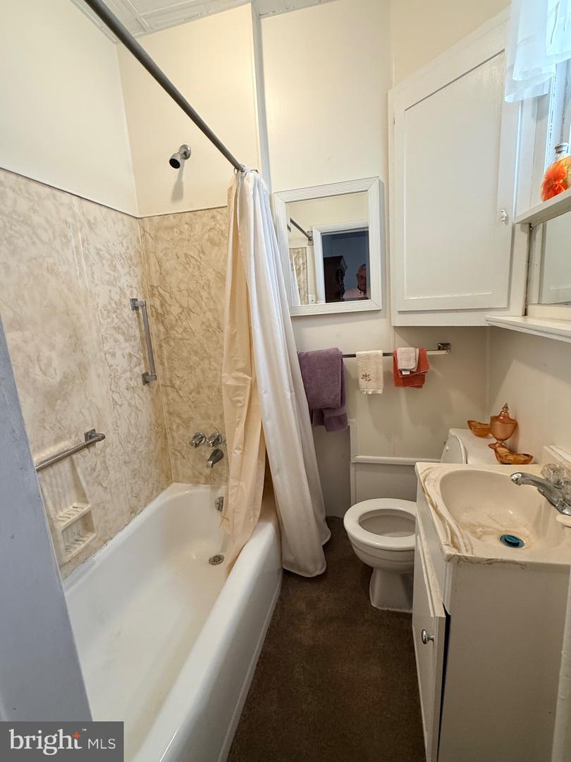 324 E Girard Ave Property Photo 9
