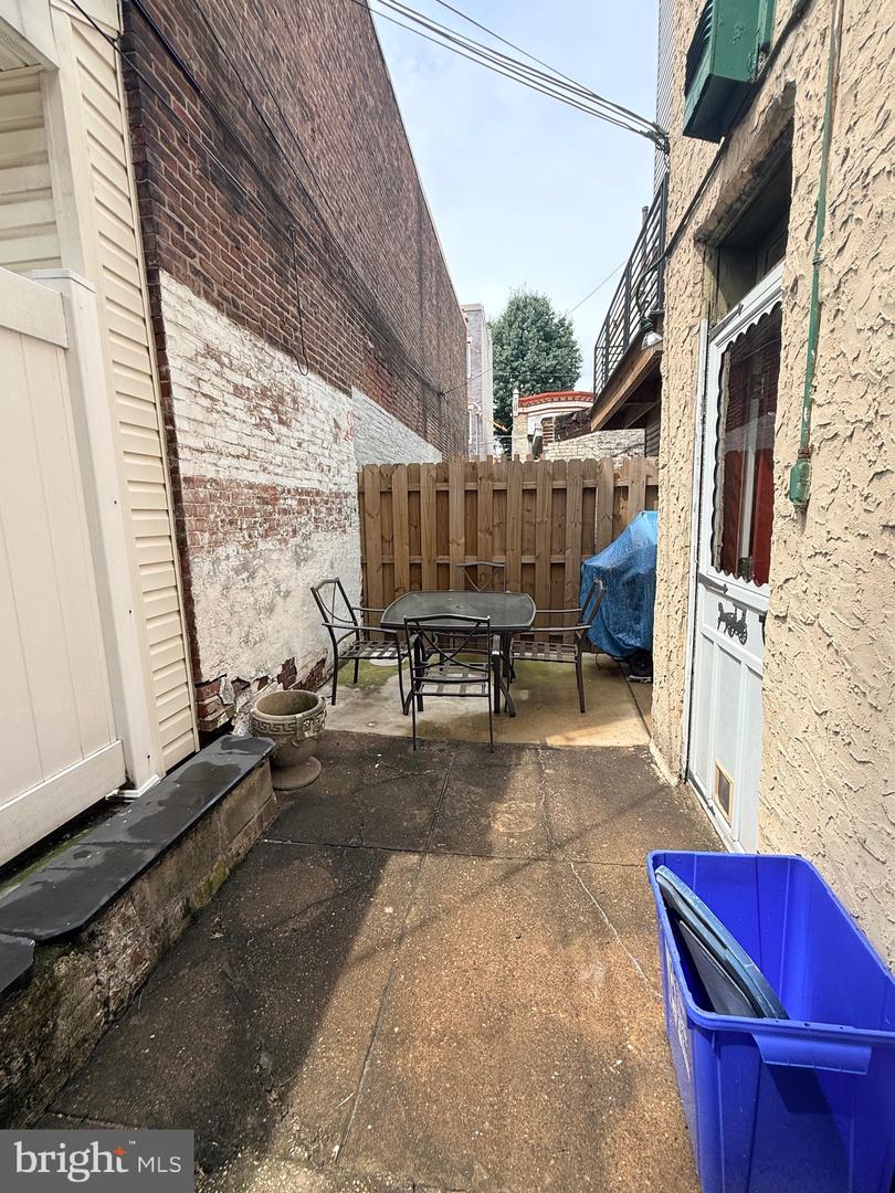324 E Girard Ave Property Photo 10